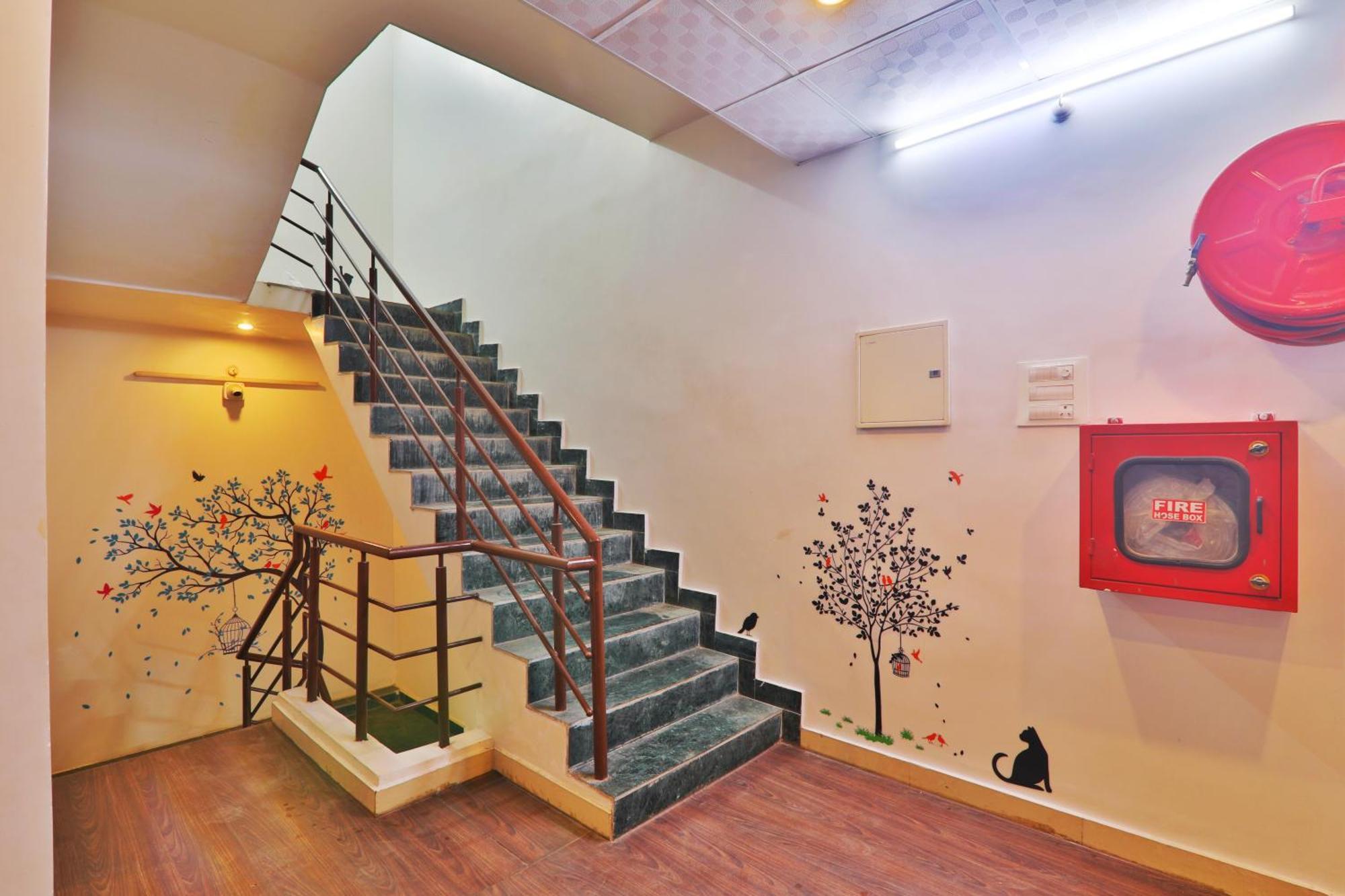 Divine Glory Hotel Lucknow Zewnętrze zdjęcie