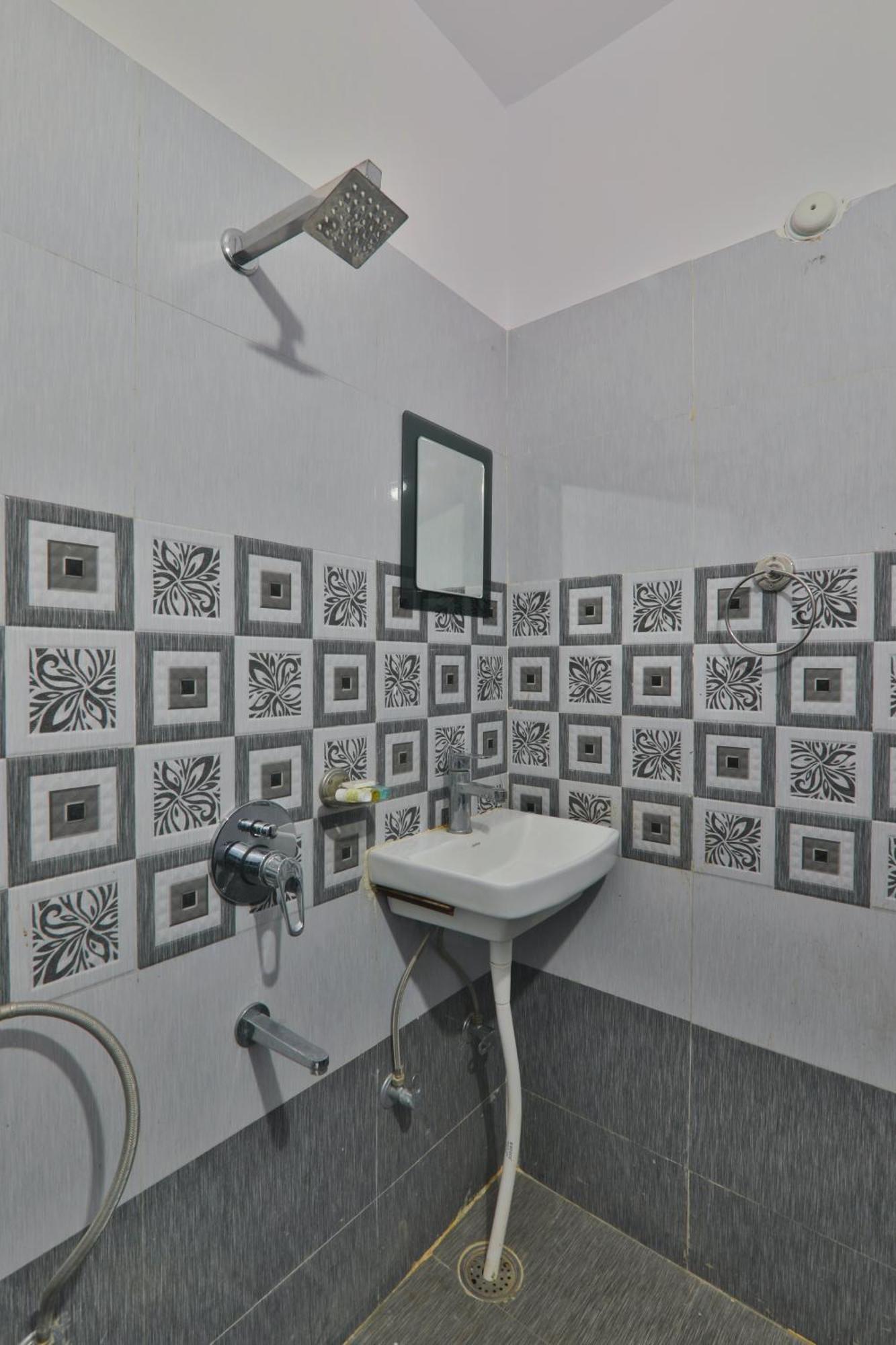 Divine Glory Hotel Lucknow Zewnętrze zdjęcie
